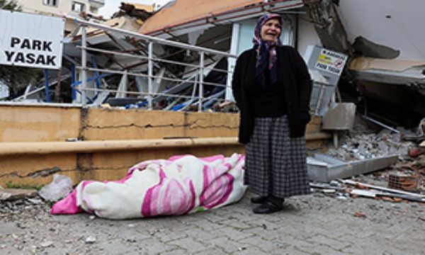 Deprem bölgesinden yürek yakan fotoğraflar
